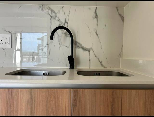 1 BEDROOM APARTMENT FOR SALE IN SANDOWN